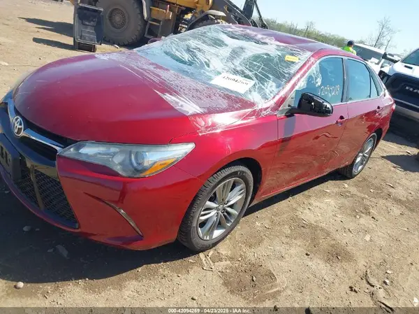 4T1BF1FK3GU601519 2016 TOYOTA CAMRY - Image 2