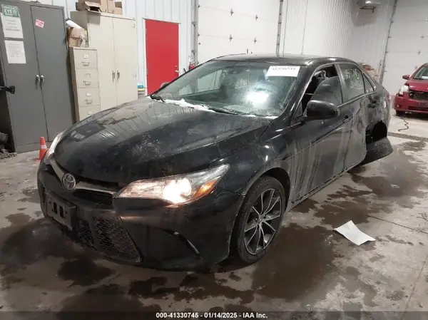 4T1BF1FK3GU601746 2016 TOYOTA CAMRY - Image 2