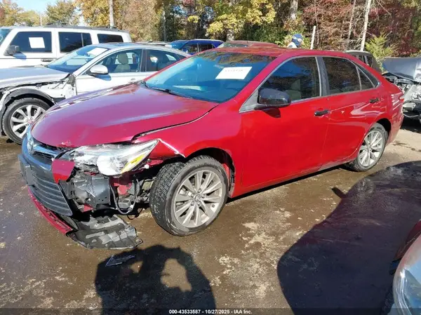 4T1BF1FK3GU602105 2016 TOYOTA CAMRY - Image 2