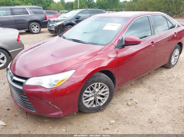 4T1BF1FK3GU604923 2016 TOYOTA CAMRY - Image 2