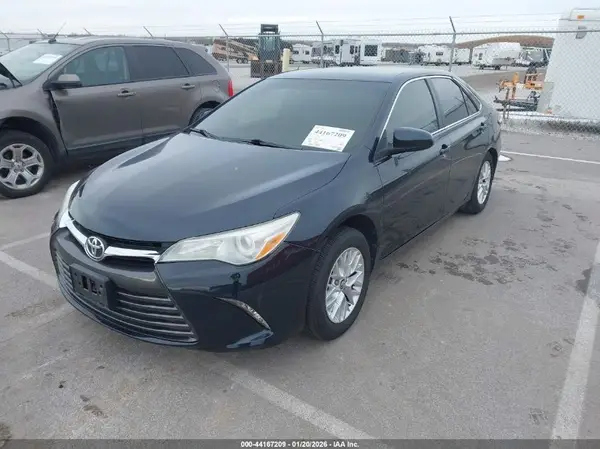 4T1BF1FK3GU609071 2016 TOYOTA CAMRY - Image 2