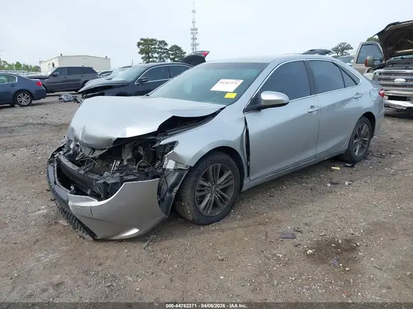 4T1BF1FK3GU612469 2016 TOYOTA CAMRY - Image 2
