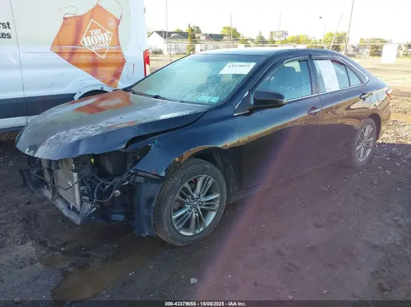 4T1BF1FK3GU613296 2016 TOYOTA CAMRY - Image 2