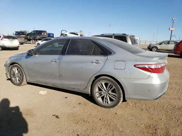4T1BF1FK3GU613587 2016 TOYOTA CAMRY - Image 2