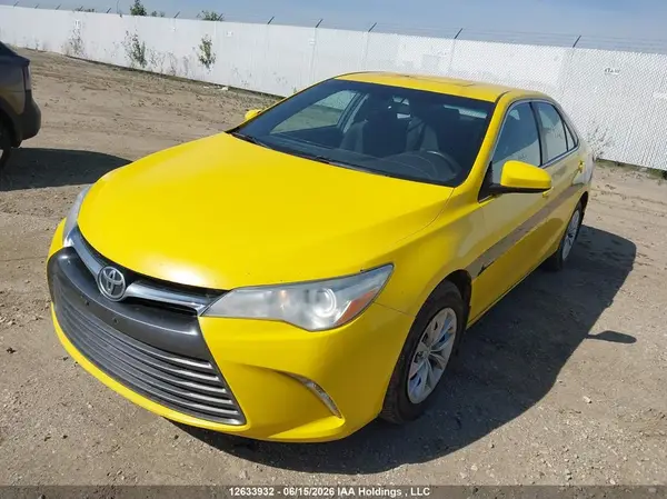 4T1BF1FK3GU613802 2016 TOYOTA CAMRY - Image 2