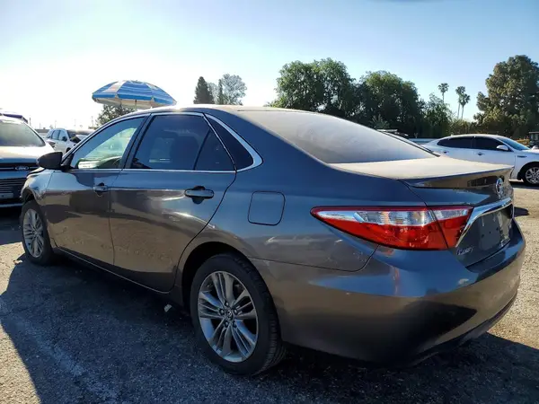 4T1BF1FK3GU615355 2016 TOYOTA CAMRY - Image 2