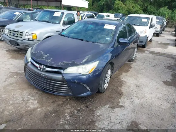 4T1BF1FK3GU999637 2016 TOYOTA CAMRY - Image 2
