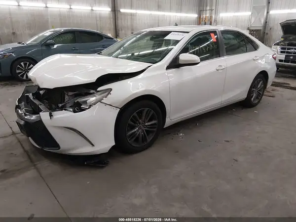 4T1BF1FK3HU267753 2017 TOYOTA CAMRY - Image 2