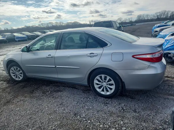 4T1BF1FK3HU269521 2017 TOYOTA CAMRY - Image 2