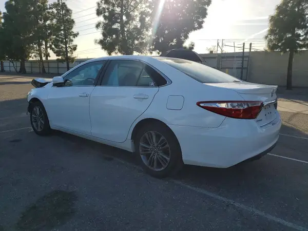 4T1BF1FK3HU270071 2017 TOYOTA CAMRY - Image 2