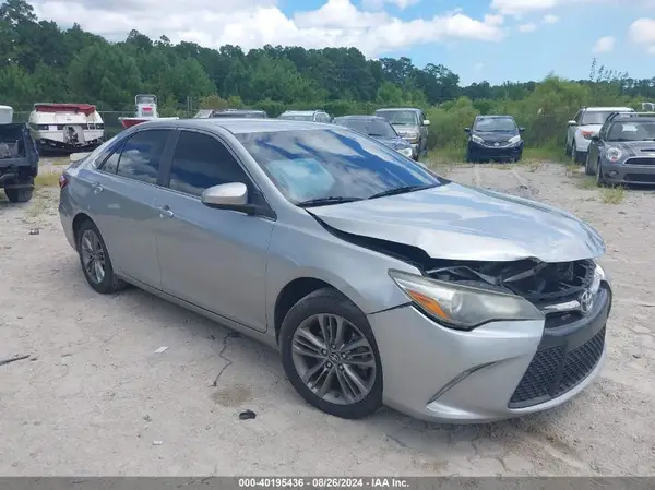 4T1BF1FK3HU271124 2017 TOYOTA CAMRY - Image 1