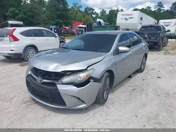4T1BF1FK3HU271124 2017 TOYOTA CAMRY - Image 2