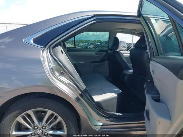 4T1BF1FK3HU272712 2017 TOYOTA CAMRY - Image 8