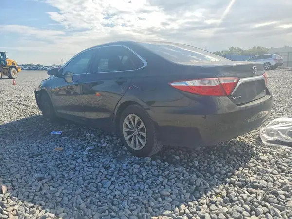4T1BF1FK3HU274718 2017 TOYOTA CAMRY - Image 2