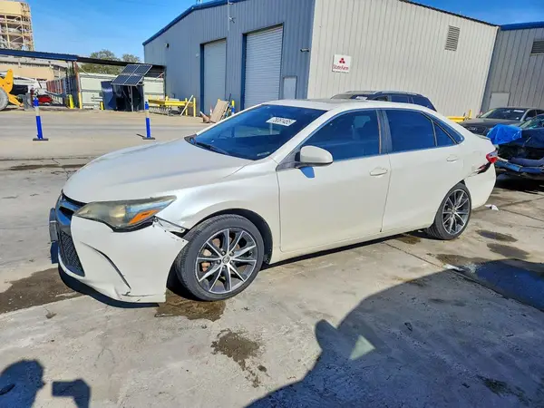 4T1BF1FK3HU275397 2017 TOYOTA CAMRY - Image 1