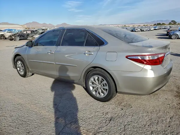 4T1BF1FK3HU276095 2017 TOYOTA CAMRY - Image 2