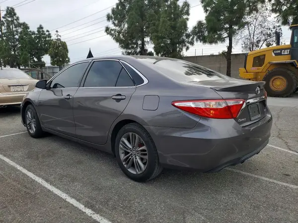 4T1BF1FK3HU276579 2017 TOYOTA CAMRY - Image 2