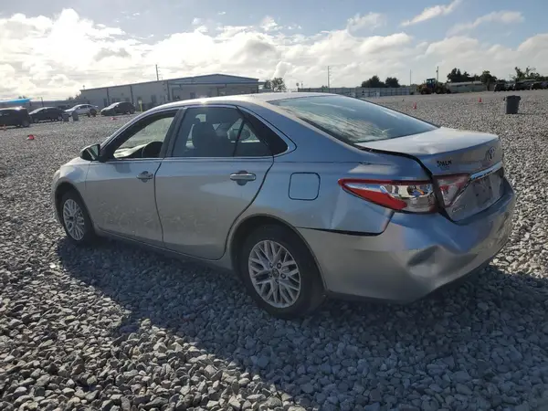 4T1BF1FK3HU277201 2017 TOYOTA CAMRY - Image 2
