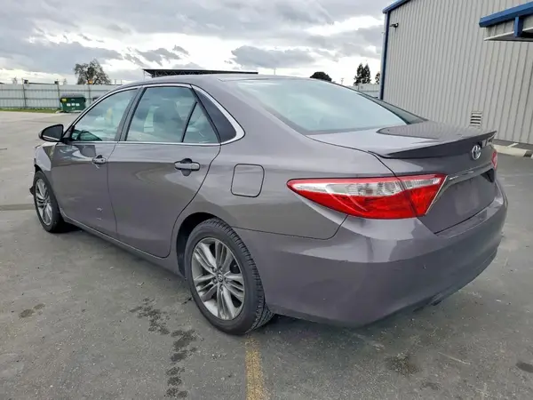 4T1BF1FK3HU279823 2017 TOYOTA CAMRY - Image 2