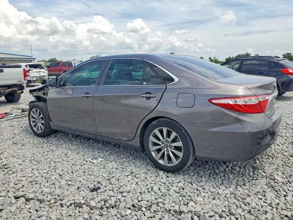 4T1BF1FK3HU280020 2017 TOYOTA CAMRY - Image 2