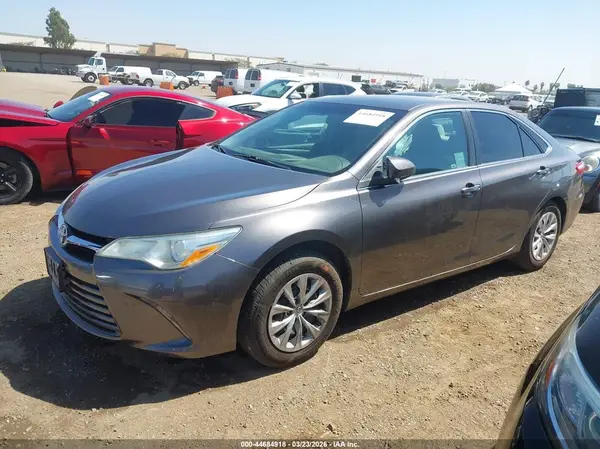 4T1BF1FK3HU280678 2017 TOYOTA CAMRY - Image 2