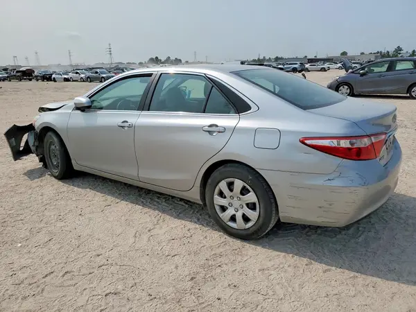 4T1BF1FK3HU283144 2017 TOYOTA CAMRY - Image 2