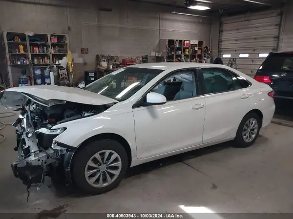 4T1BF1FK3HU285833 2017 TOYOTA CAMRY - Image 2