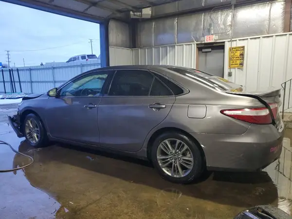 4T1BF1FK3HU288005 2017 TOYOTA CAMRY - Image 2
