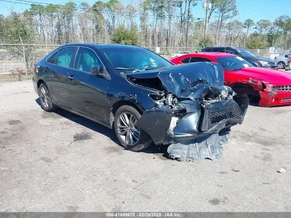 4T1BF1FK3HU288649 2017 TOYOTA CAMRY - Image 1