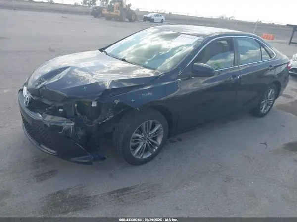 4T1BF1FK3HU289090 2017 TOYOTA CAMRY - Image 2