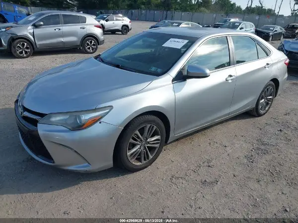 4T1BF1FK3HU291258 2017 TOYOTA CAMRY - Image 2