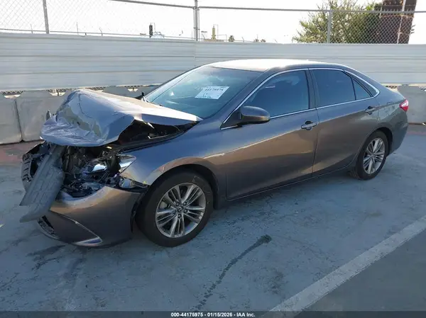 4T1BF1FK3HU291356 2017 TOYOTA CAMRY - Image 2