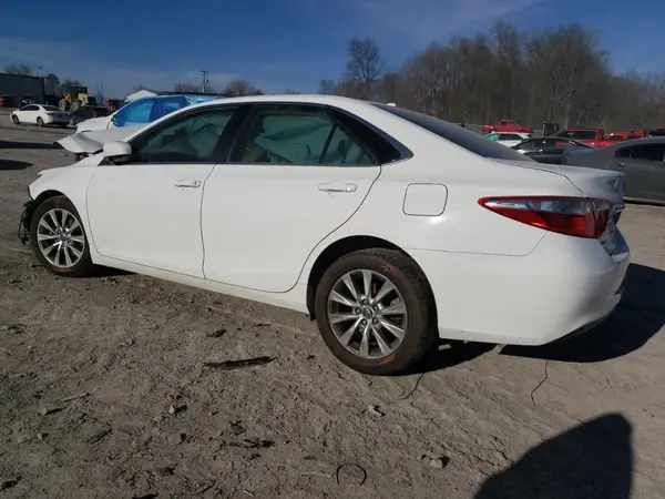 4T1BF1FK3HU291504 2017 TOYOTA CAMRY - Image 2