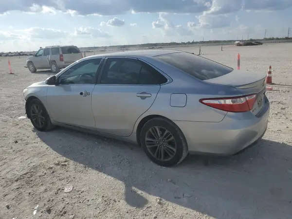 4T1BF1FK3HU296542 2017 TOYOTA CAMRY - Image 2