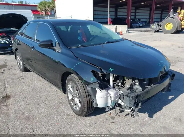 4T1BF1FK3HU297822 2017 TOYOTA CAMRY - Image 1