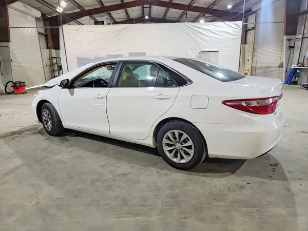 4T1BF1FK3HU298114 2017 TOYOTA CAMRY - Image 2