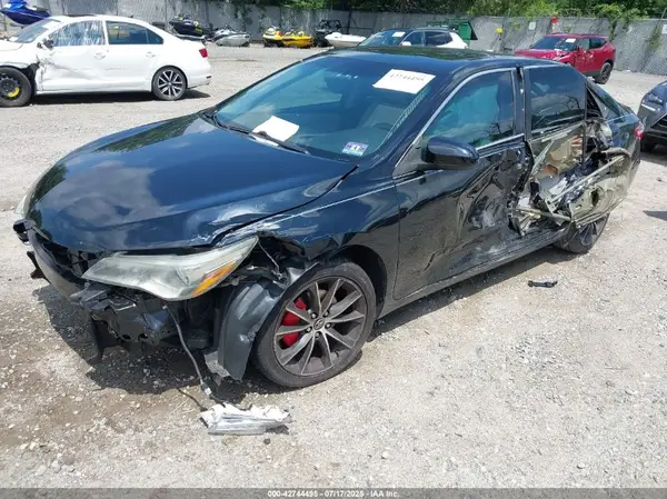 4T1BF1FK3HU298260 2017 TOYOTA CAMRY - Image 2