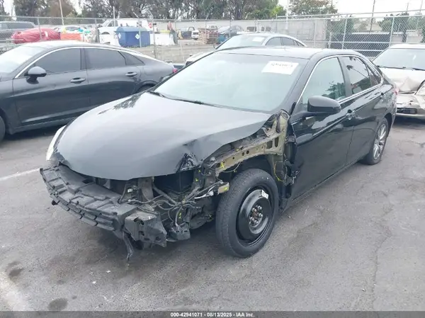 4T1BF1FK3HU298842 2017 TOYOTA CAMRY - Image 2