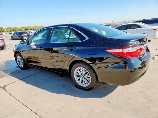 4T1BF1FK3HU299523 2017 TOYOTA CAMRY - Image 2