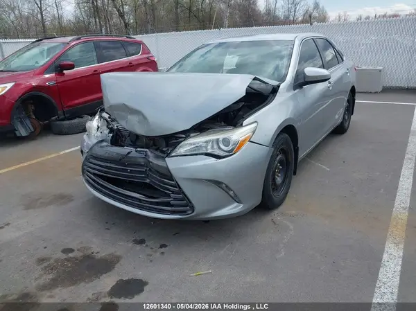 4T1BF1FK3HU300573 2017 TOYOTA CAMRY - Image 2