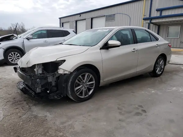 4T1BF1FK3HU301965 2017 TOYOTA CAMRY - Image 1