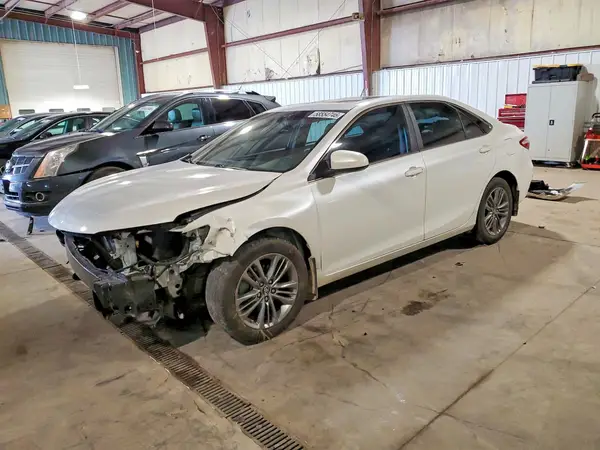 4T1BF1FK3HU305711 2017 TOYOTA CAMRY - Image 1