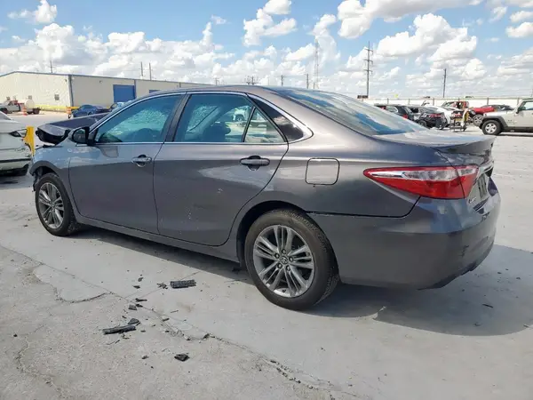 4T1BF1FK3HU307054 2017 TOYOTA CAMRY - Image 2