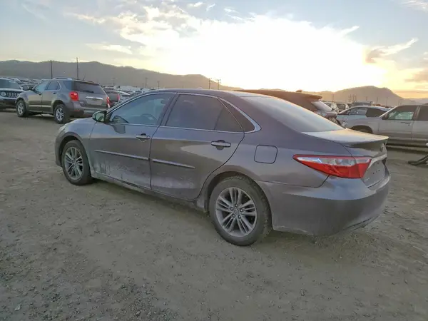 4T1BF1FK3HU309631 2017 TOYOTA CAMRY - Image 2