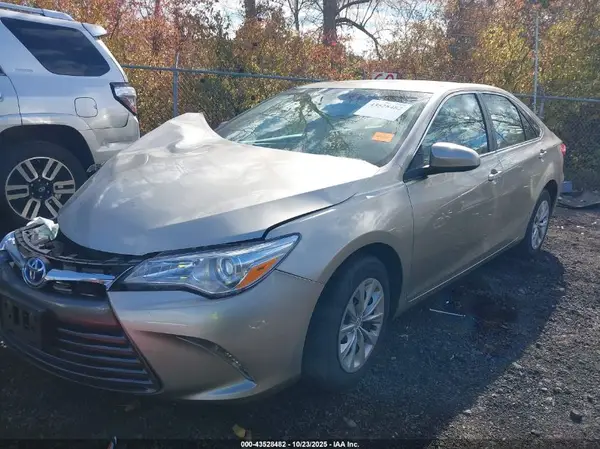 4T1BF1FK3HU309970 2017 TOYOTA CAMRY - Image 2