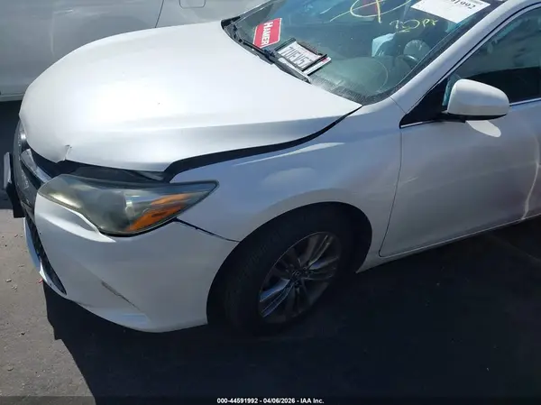4T1BF1FK3HU310133 2017 TOYOTA CAMRY - Image 2