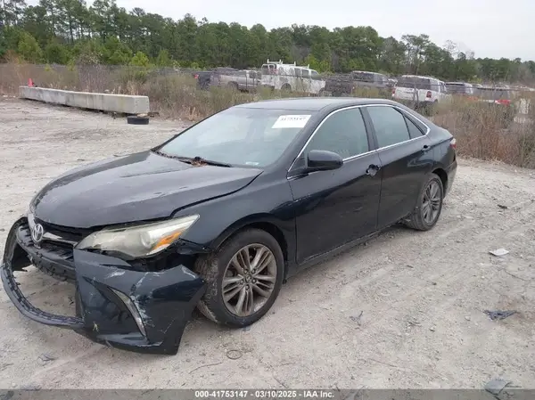 4T1BF1FK3HU313047 2017 TOYOTA CAMRY - Image 2