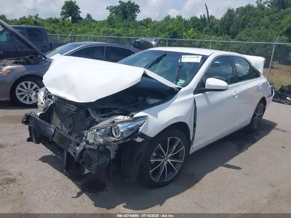 4T1BF1FK3HU313145 2017 TOYOTA CAMRY - Image 2