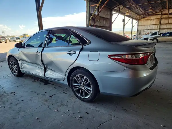 4T1BF1FK3HU313405 2017 TOYOTA CAMRY - Image 2