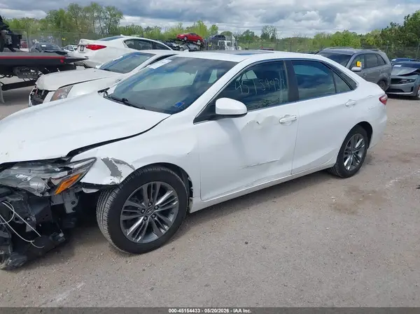 4T1BF1FK3HU314716 2017 TOYOTA CAMRY - Image 2